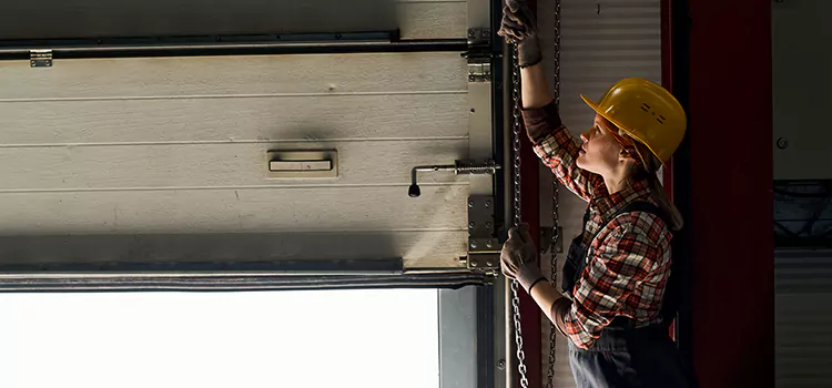 Addressing Common Garage Door Stoppage Issues in Westchase, FL